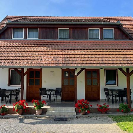 Apartament Ibolya Vendeghaz Kehidakustány Zewnętrze zdjęcie